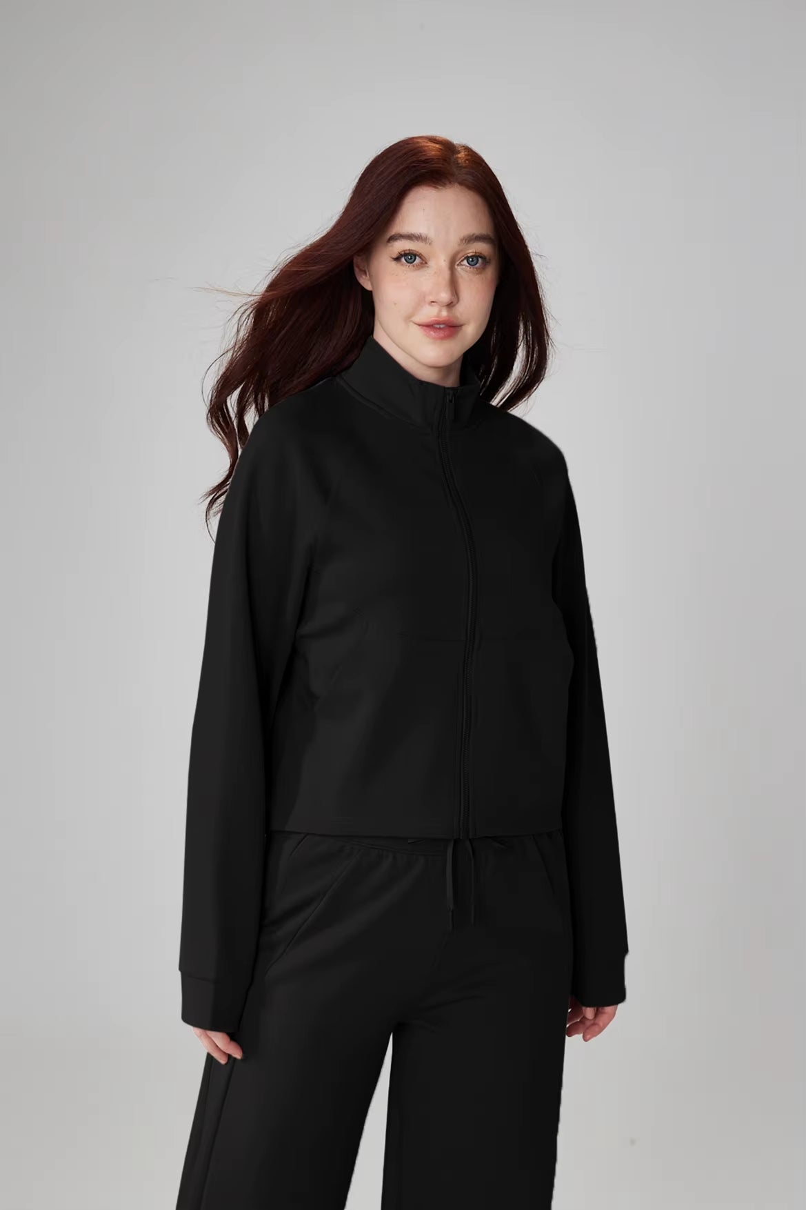 Low MOQ Standing Collar Sports Coat Zip up Long Sleeved Slim Fit Fitness Wear Large Pockets Loose Casual Jacket