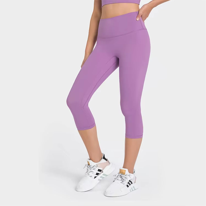 21-Inch High Quality Scrunch Butt Yoga Capri Pants for Women Elastic Waist Sports Fitness Running Leggings Solid Pattern